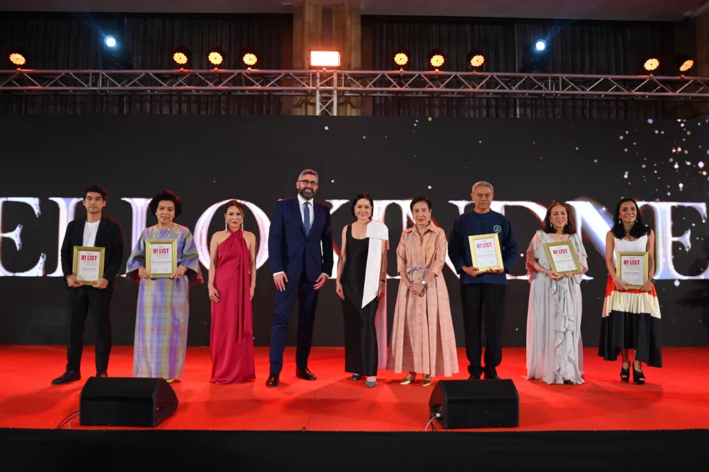 Group picture at H! List Charity Gala Dinner with awardees
